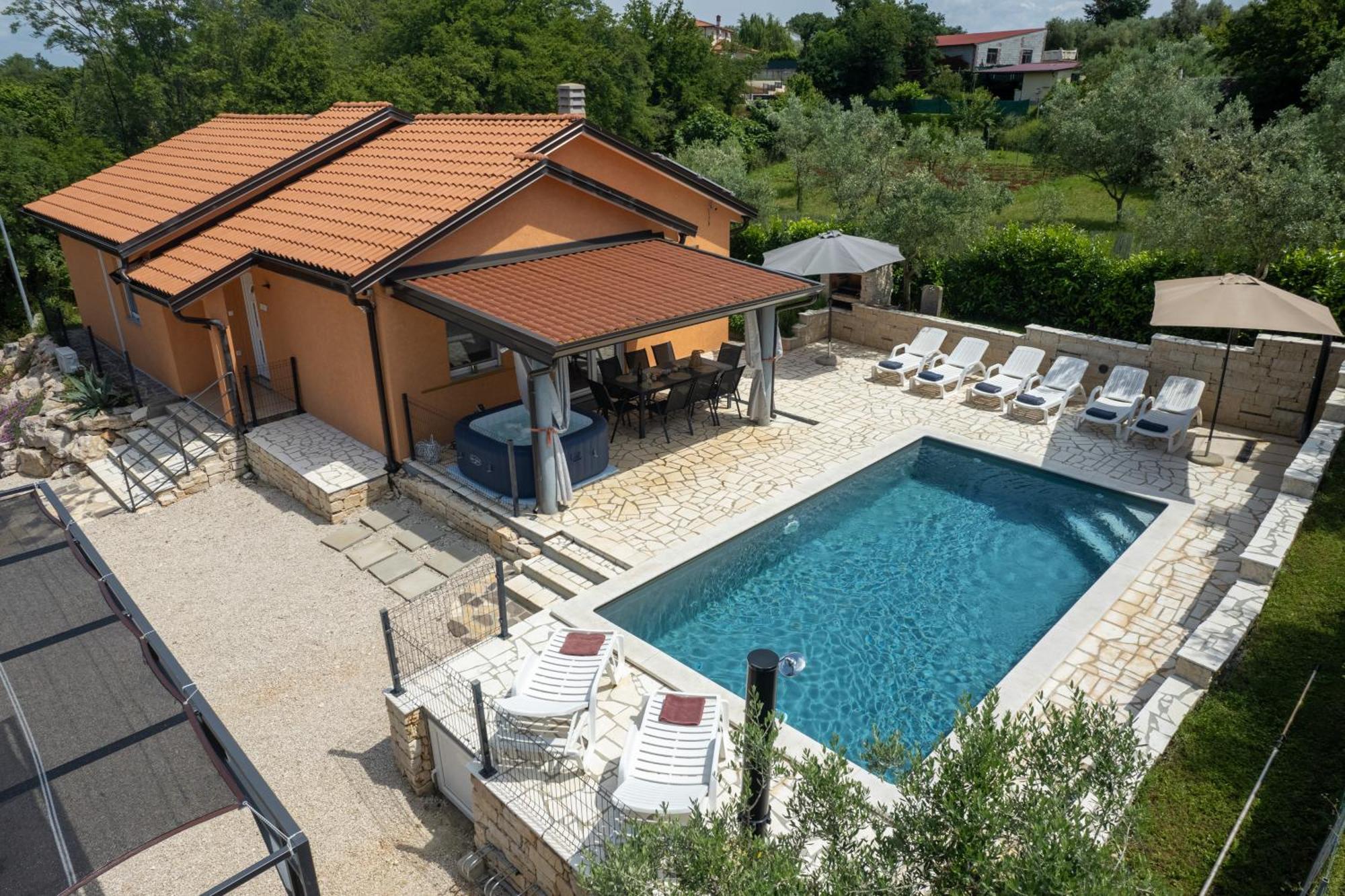 Villa Pendolina With Private Pool 布耶 外观 照片