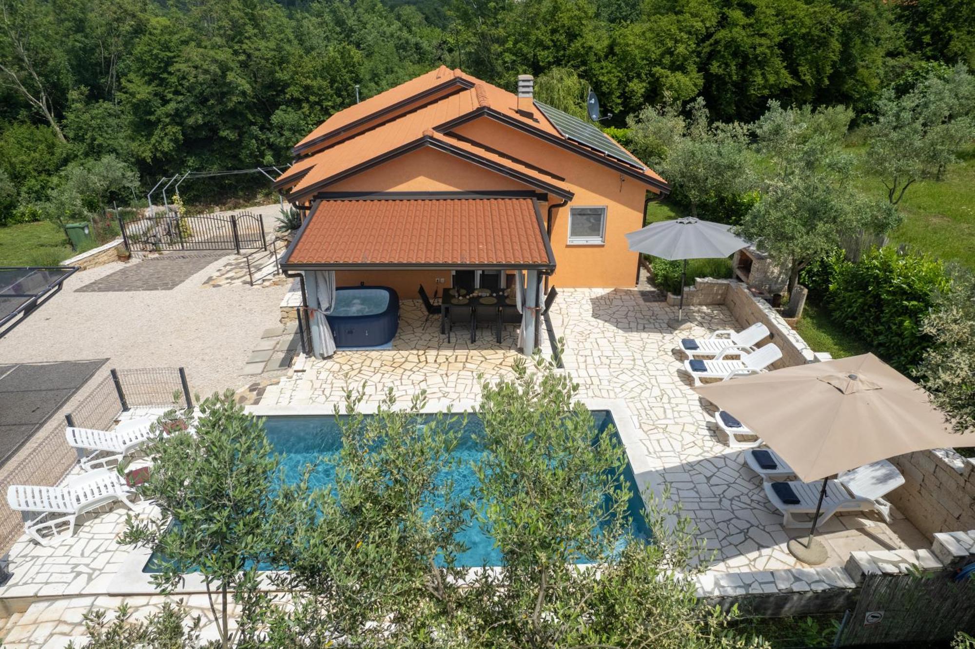 Villa Pendolina With Private Pool 布耶 外观 照片